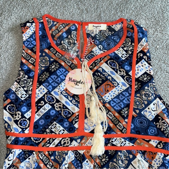 Chic Geometric Patterned Sleeveless Dress size medium - Picture 2 of 5